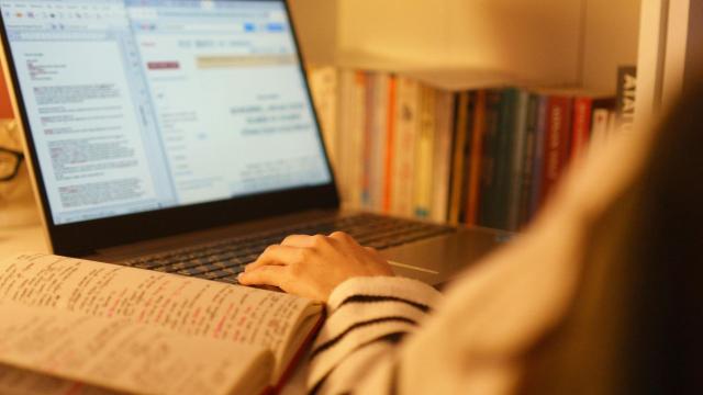 Hubungan Mahasiswa Dan Dosen: Antara Formalitas Akademik Dan Ruang Pembelajaran Manusiawi