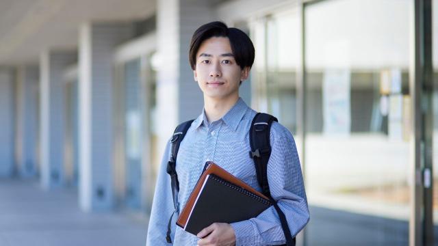 Gambar Artikel Mahasiswa Dan Krisis Makna: Ketika Kuliah Tak Lagi Sekadar Mengejar Gelar