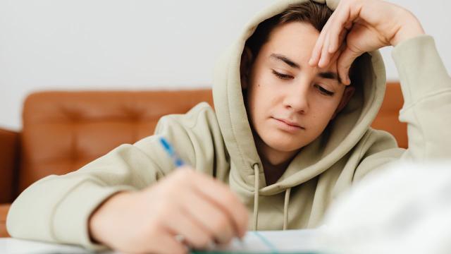 Gambar Artikel Relasi Mahasiswa Dan Dosen: Antara Hierarki Akademik Dan Ruang Dialog