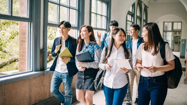 Gambar Artikel Organisasi Mahasiswa Dan Kepemimpinan: Sekolah Kehidupan Di Luar Ruang Kelas
