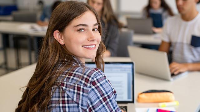 Mahasiswa Dan Literasi Digital Di Era Informasi