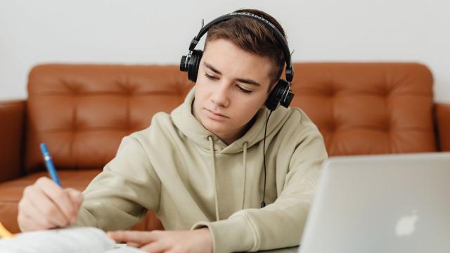 Gambar Artikel Mahasiswa Sebagai Pembelajar Sepanjang Hayat Di Lingkungan Perguruan Tinggi