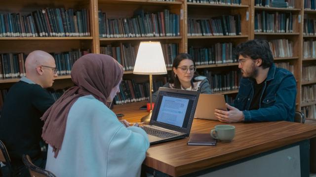 Gambar Artikel Mahasiswa Dan Peran Teknologi Digital Dalam Proses Pembelajaran