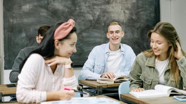 Gambar Artikel Peran Mahasiswa Dalam Pengembangan Ekonomi Kreatif Di Kampus