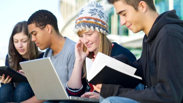 Mahasiswa Dan Pentingnya Literasi Keuangan Sejak Bangku Kuliah