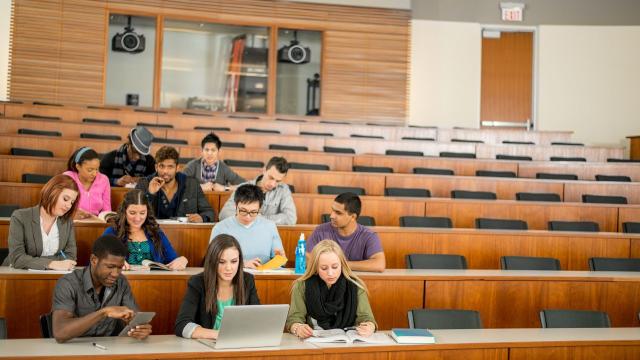 Mahasiswa Dan Adaptasi Terhadap Budaya Akademik Di Perguruan Tinggi