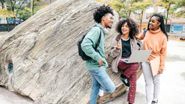 Gambar Artikel Mahasiswa Dan Pengalaman Magang Sebagai Jembatan Menuju Dunia Kerja