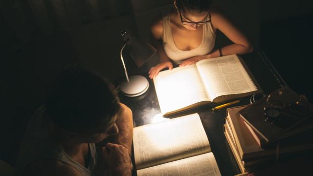 Gambar Artikel Mahasiswa Dan Literasi Digital: Kunci Sukses Di Era Informasi