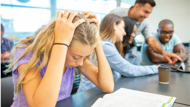 Gambar Artikel Mahasiswa Peduli Sosial: Menjadi Agen Perubahan Di Komunitas