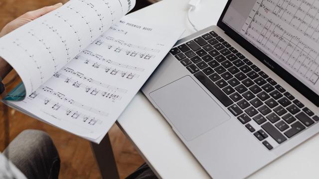 Gambar Artikel Pentingnya Kegiatan Ekstrakurikuler Bagi Mahasiswa