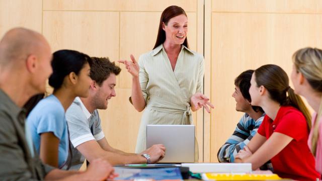 Pentingnya Mahasiswa Menguasai Literasi Digital Di Era Modern