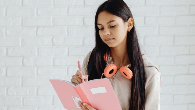 Mahasiswa Dan Proses Adaptasi Dari Dunia Sekolah Ke Dunia Perkuliahan