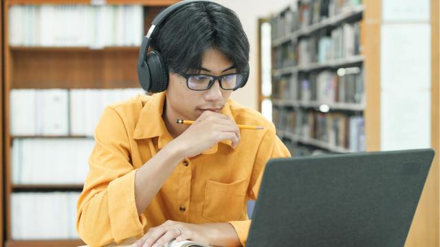 Gambar Artikel Mahasiswa Dan Budaya Literasi: Menumbuhkan Kebiasaan Membaca Dan Menulis Di Era Modern