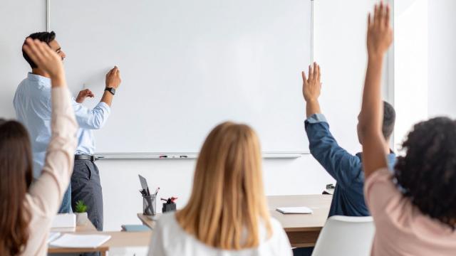 Mahasiswa Dan Pengabdian Masyarakat: Mengaplikasikan Ilmu Untuk Kesejahteraan Bersama