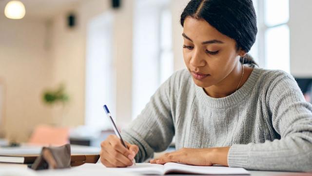 Kreativitas Mahasiswa Dalam Dunia Seni Dan Inovasi