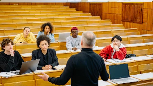 Gambar Artikel Manajemen Waktu Mahasiswa: Strategi Produktif Di Tengah Padatnya Aktivitas