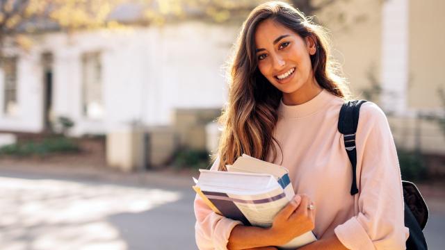 Transformasi Pendidikan Mahasiswa Di Indonesia: Kurikulum Adaptif, Inklusif, Dan Berkarakter
