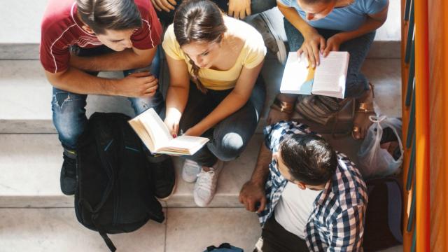Gambar Artikel Dinamika Pergaulan Dan Kesehatan Mahasiswa Dalam Lingkungan Pendidikan Tinggi