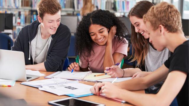 Kurikulum Adaptif Dan Peran Organisasi Mahasiswa Dalam Menghadapi Tantangan Global