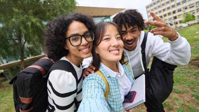 Gambar Artikel Kehidupan Mahasiswa Di Universitas Indonesia: Pendidikan, Organisasi, Dan Pengembangan Karakter