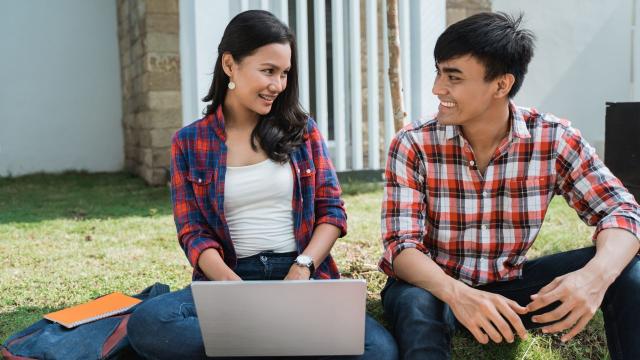 Gambar Artikel Mahasiswa Berdaya Saing Tinggi: Mempersiapkan Diri Untuk Dunia Kerja Global