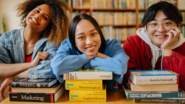 Gambar Artikel Mahasiswa Adaptif Dan Berdaya Saing: Mengoptimalkan Pendidikan, Organisasi, Dan Kesehatan Di Kampus