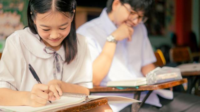 Gambar Artikel Mahasiswa Berprestasi Dan Sehat: Mengoptimalkan Potensi Akademik Dan Kesejahteraan