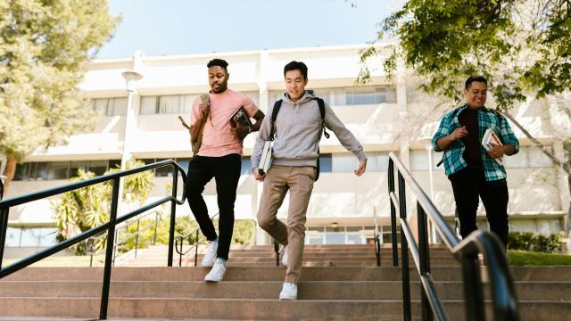Menjadi Mahasiswa Kreatif Dan Aktif Menciptakan Peluang